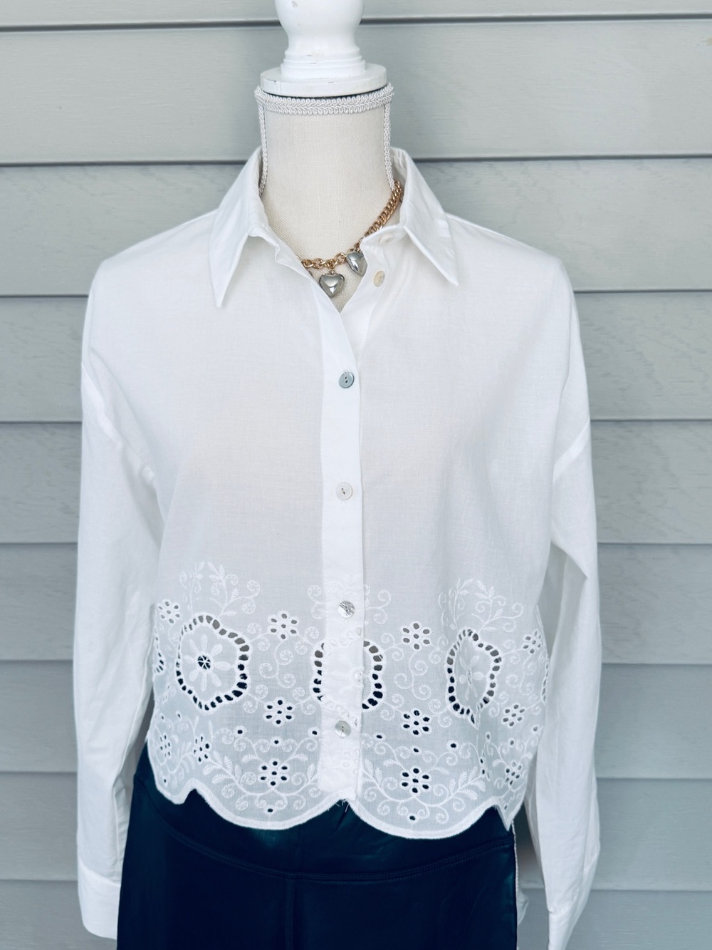 Zara White Eyelet Hem Button-Down Long Sleeve Shirt